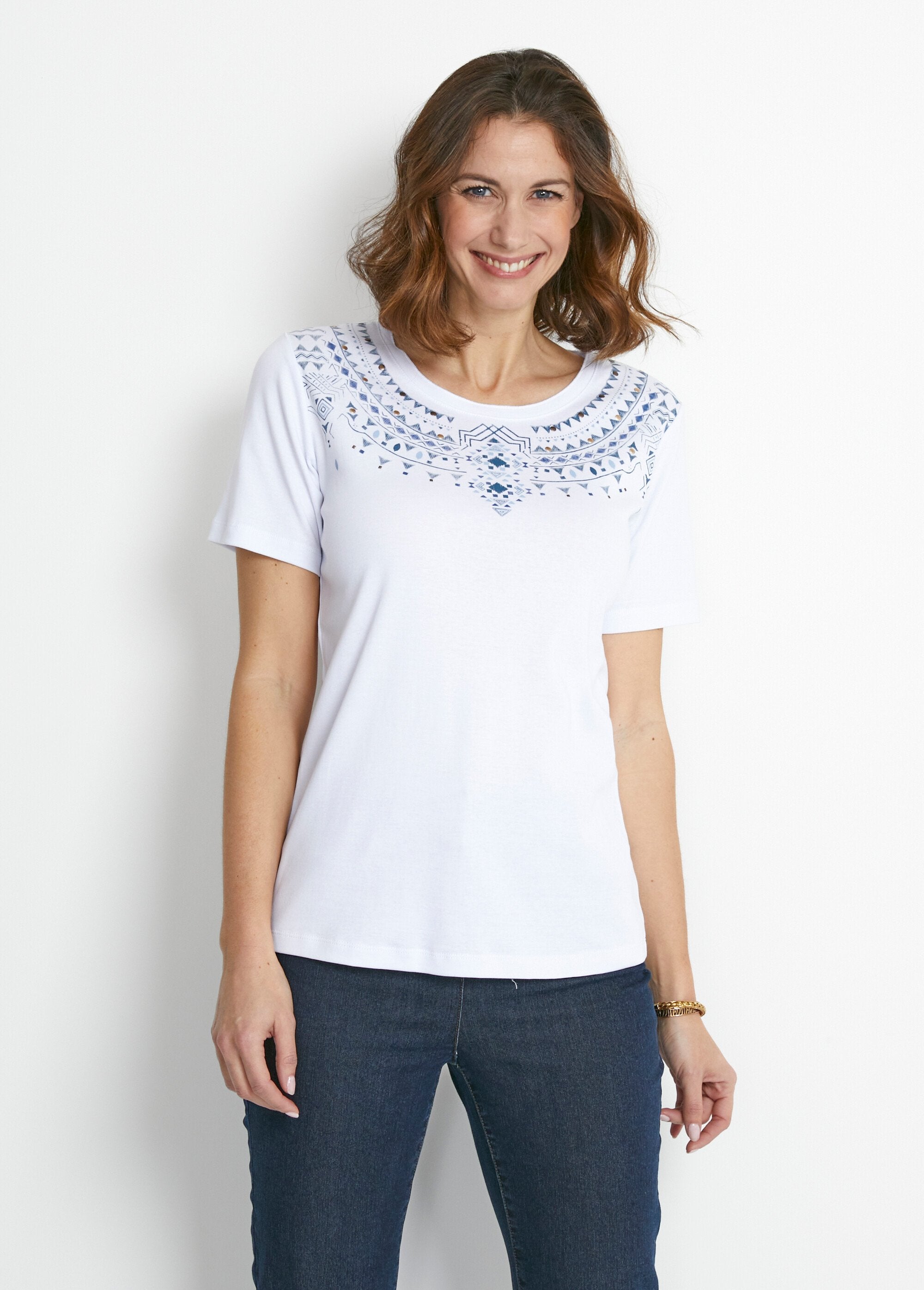 T-shirt_met_korte_mouwen_en_kraag_met_studs_WIT_FA1_slim