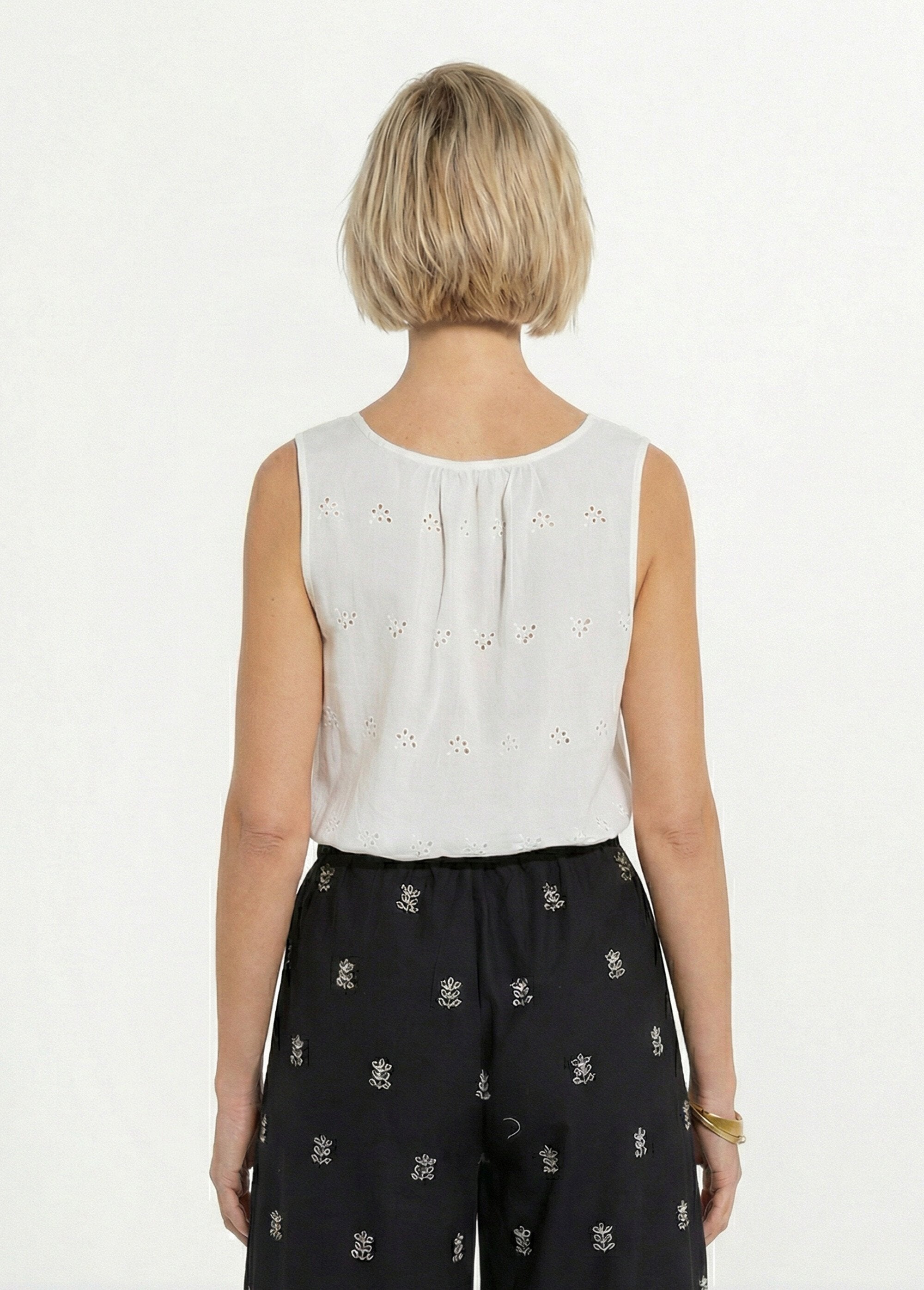 Engelse_geborduurde_katoenen_tanktop_Ecru_DO1_slim