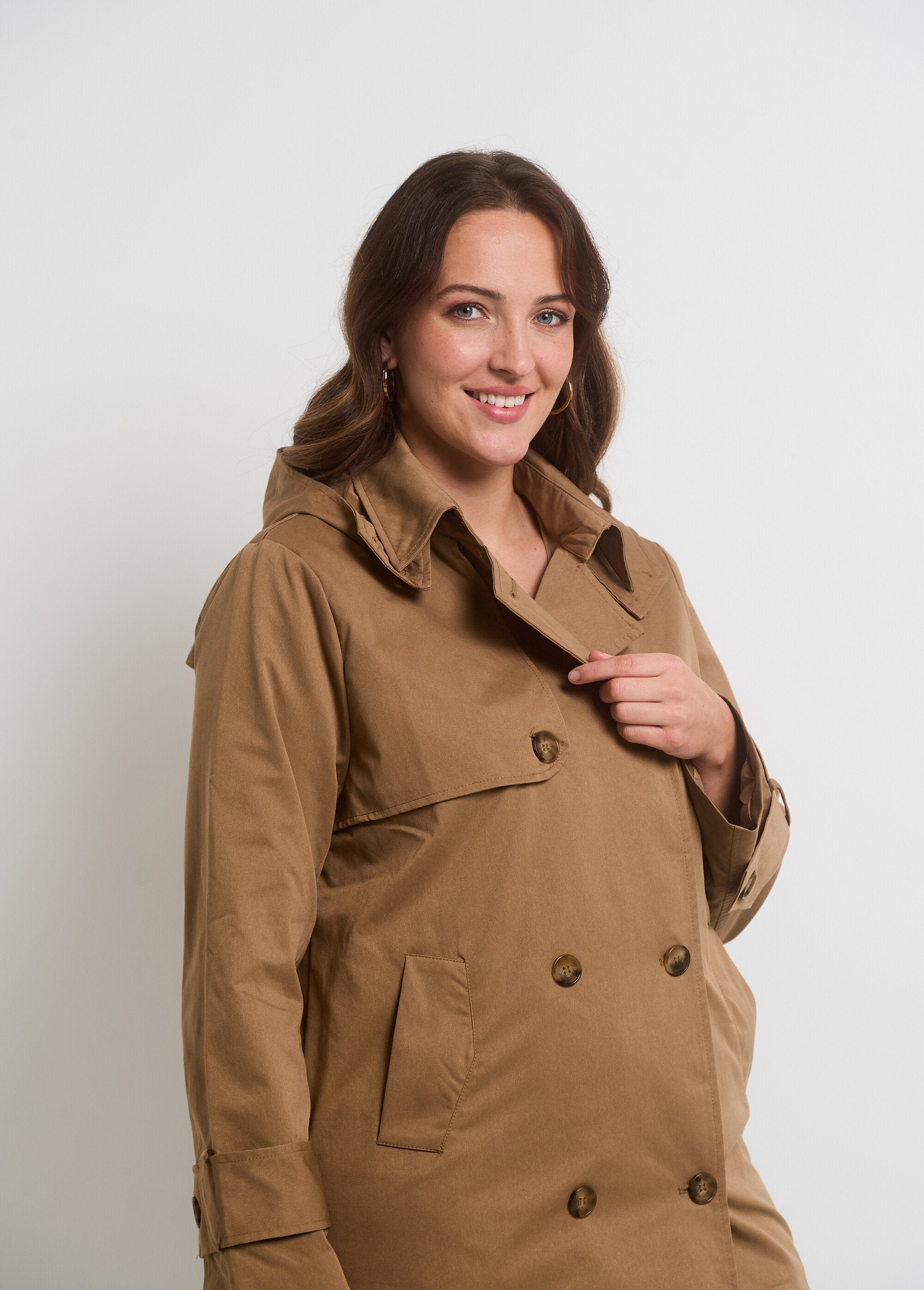 Trench_à_capuche_double_boutonnage_Beige_DR1_curvy