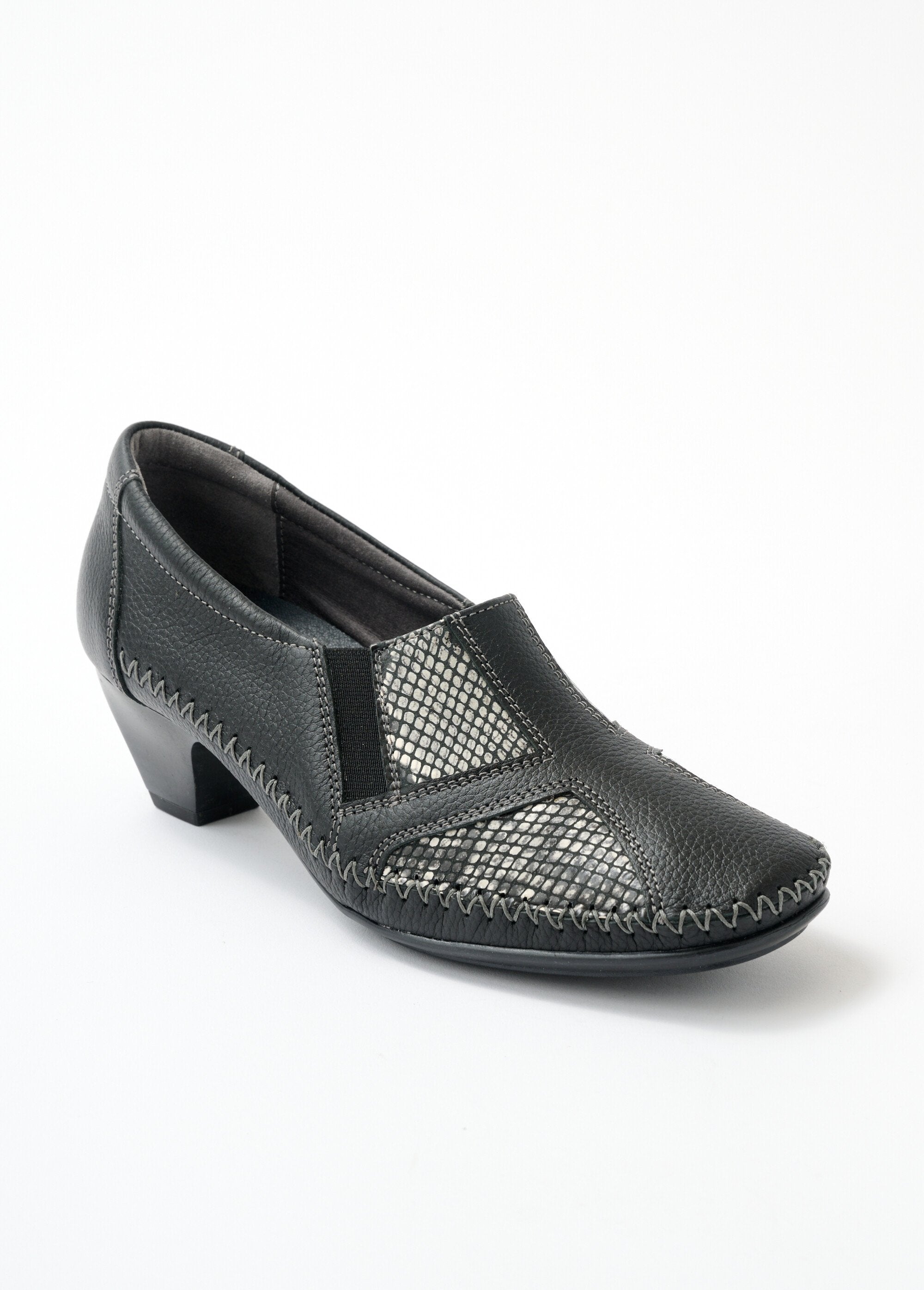 Volledig_passende_pumps_voor_gevoelige_voeten_ZWART_FA1_slim