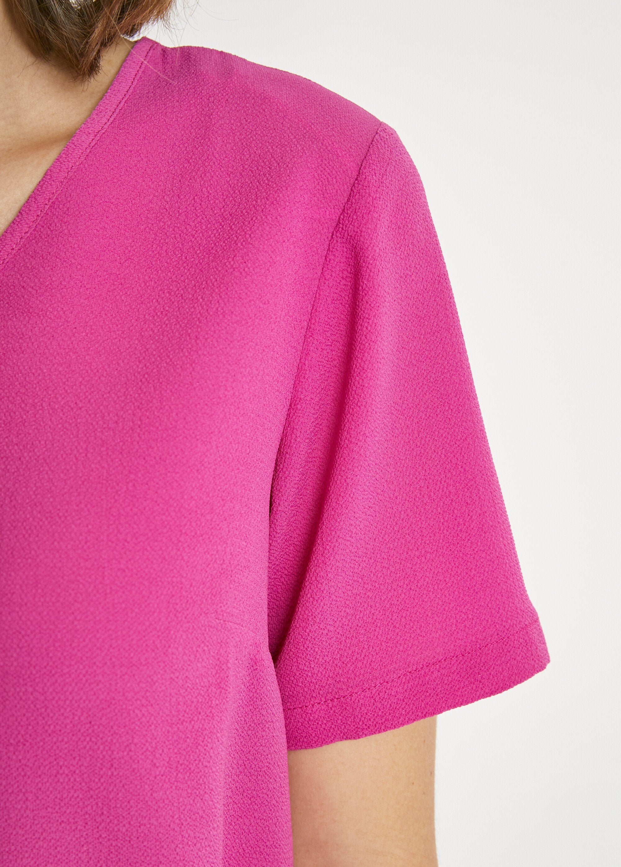 Tunique_ample_mi-longue_en_tissu_crêpe_Uni_fuchsia_DE2_slim