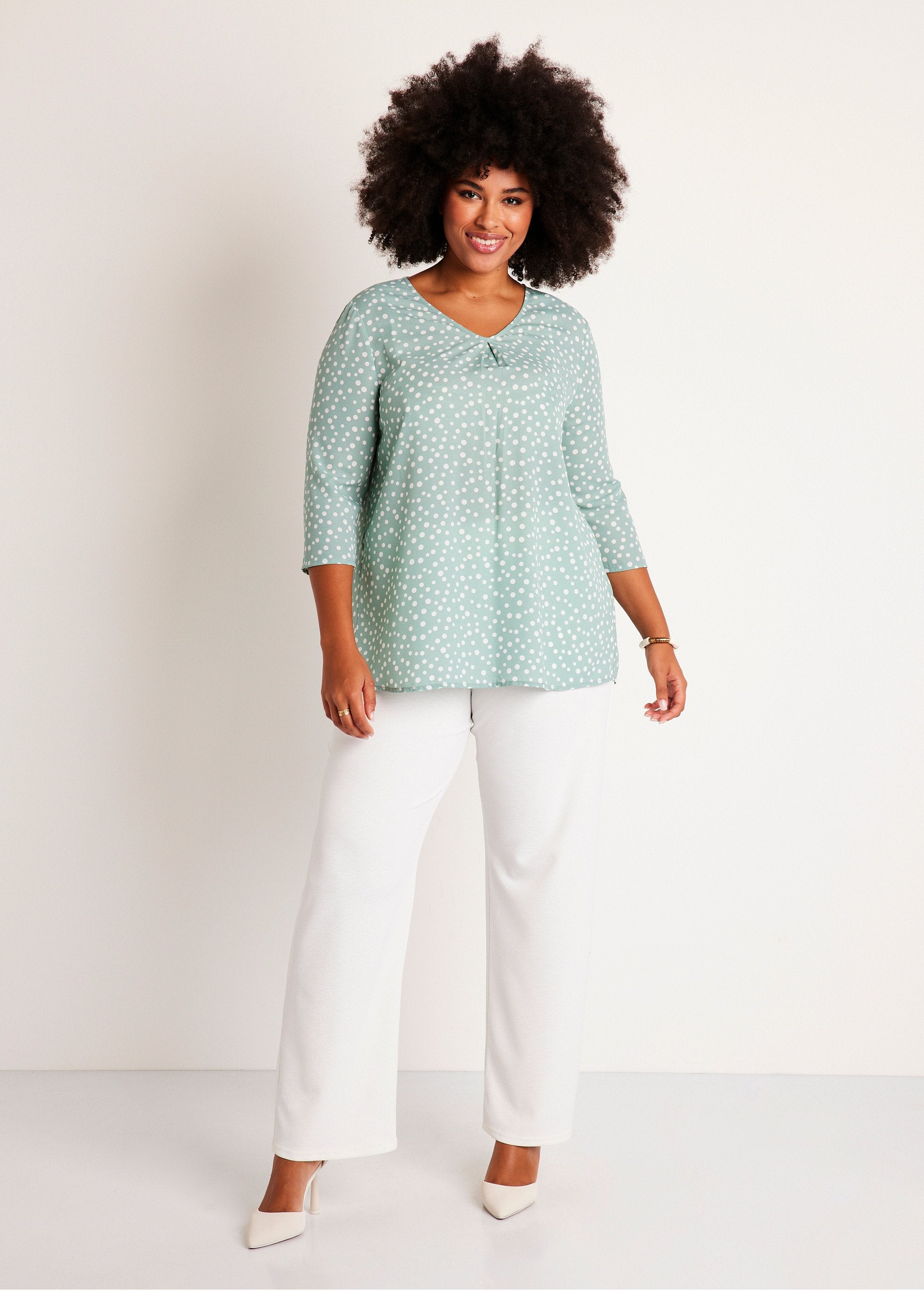 Mid-length_loose_pleated_back_tunic_Mint_and_white_SF1_curvy