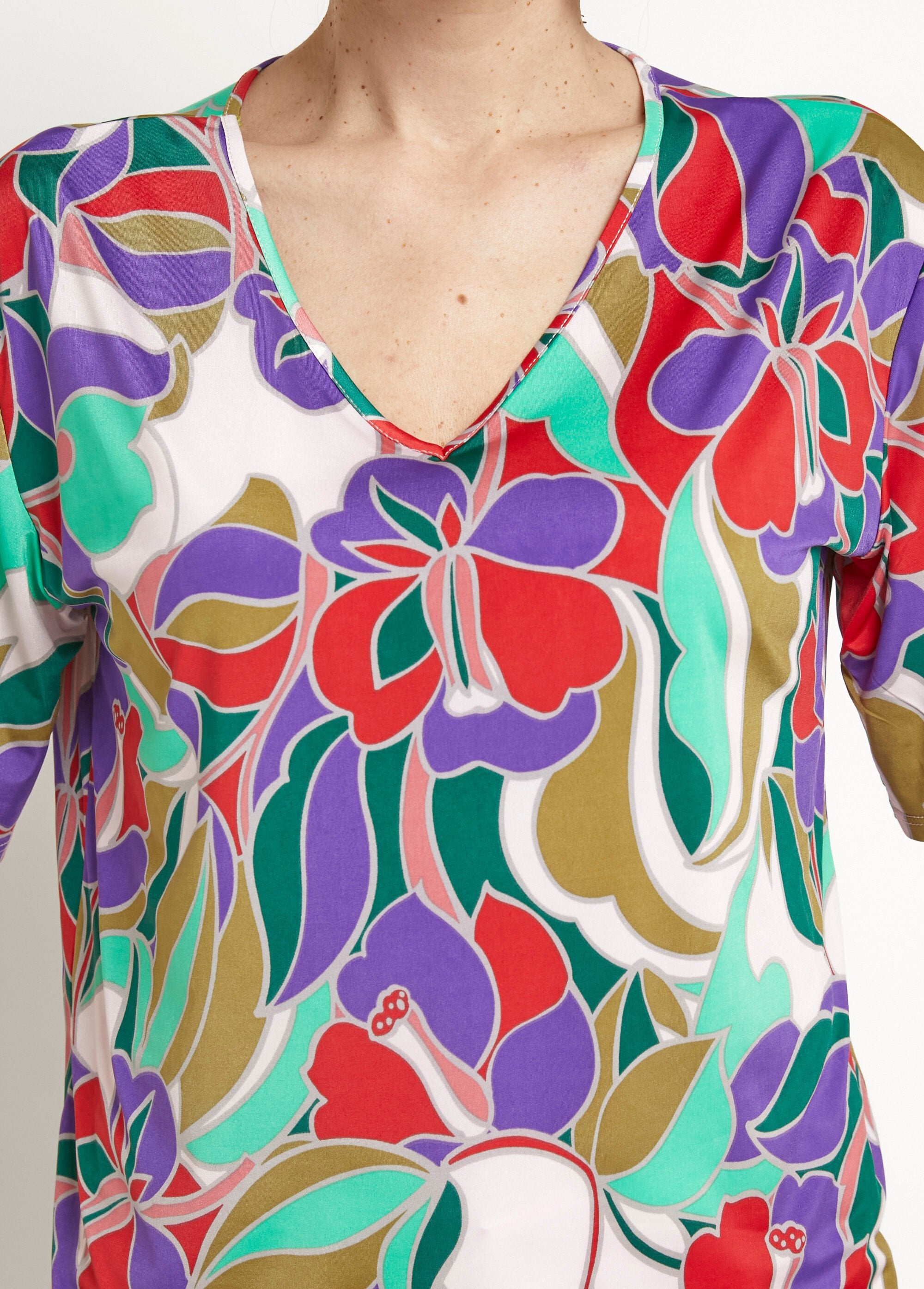 Stretch_tunic_with_V-neck,_graphic_floral_Purple_and_green_print_DE1_slim