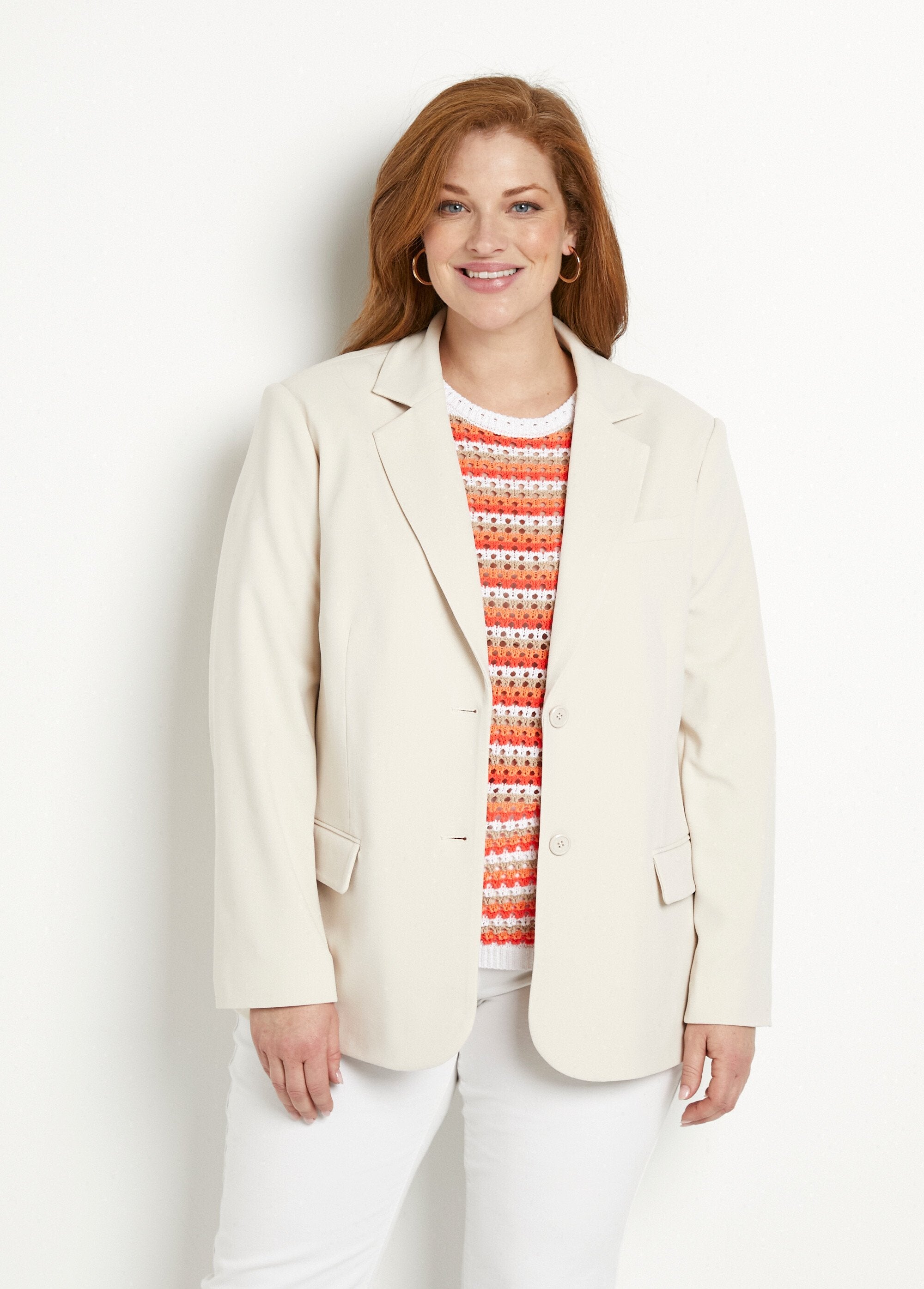 Effen_blazer_met_rechte_snit_Beige_FA1_curvy