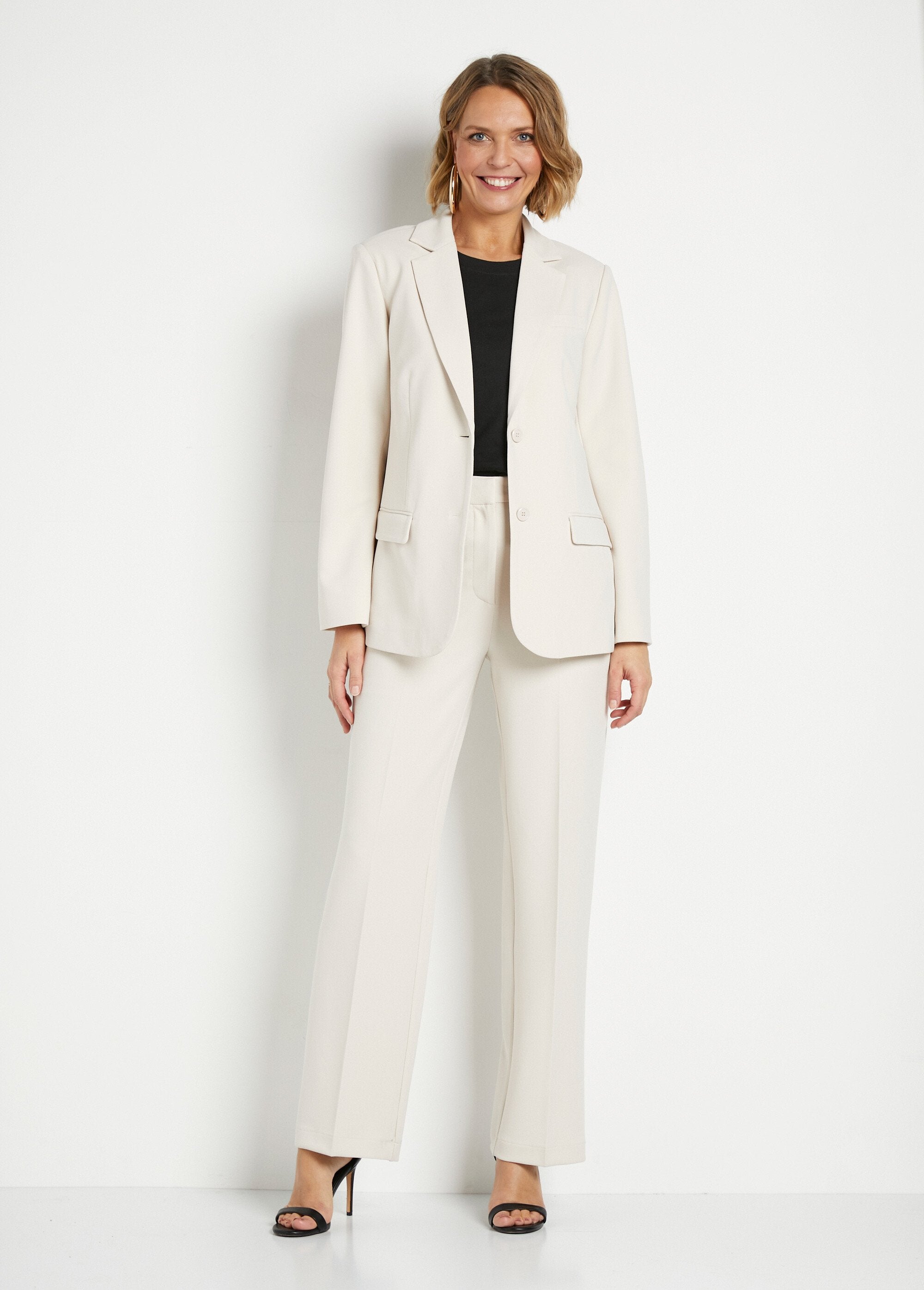 Effen_blazer_met_rechte_snit_Beige_SF1_slim