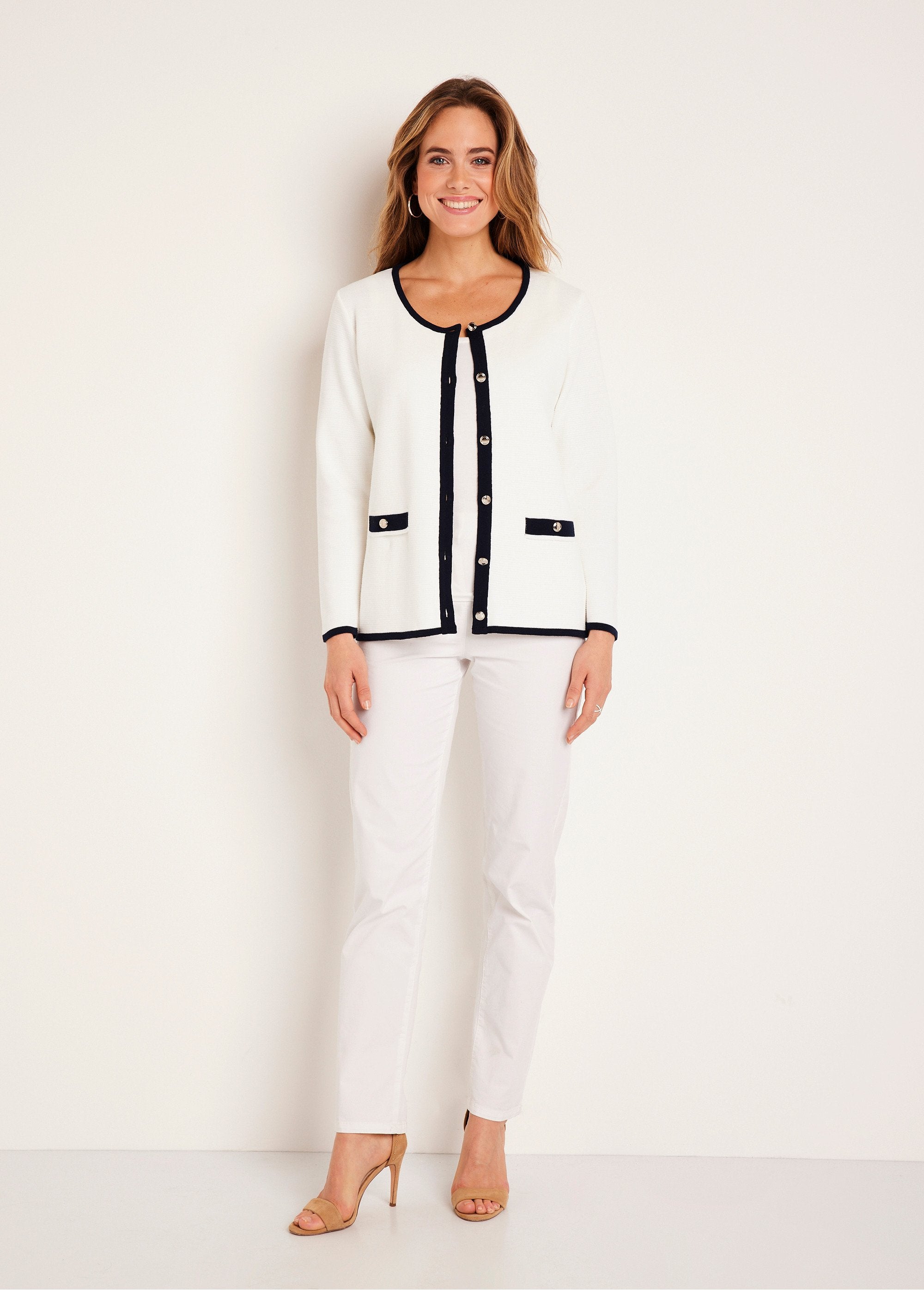 Veste_cardigan_boutonnée_Blanc_et_marine_SF1_slim