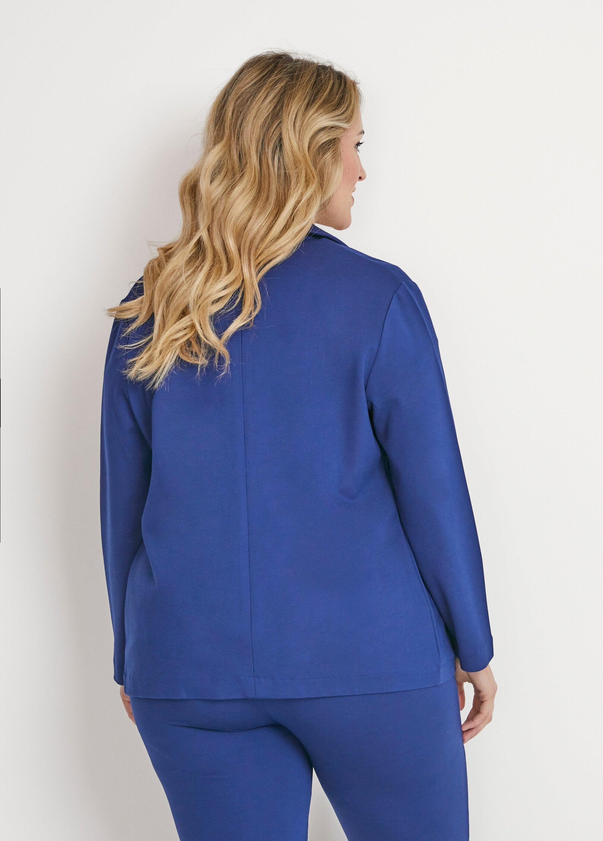 Veste_droite_boutonnée_maille_milano_unie_Bleu_marine_DO1_curvy