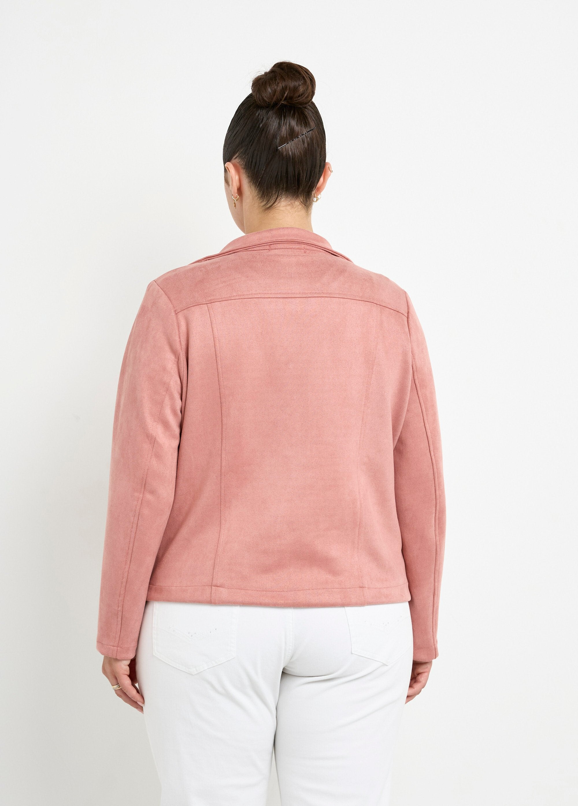 Veste_de_motard_zippée_en_suédine_Rose_poudre_DO1_curvy