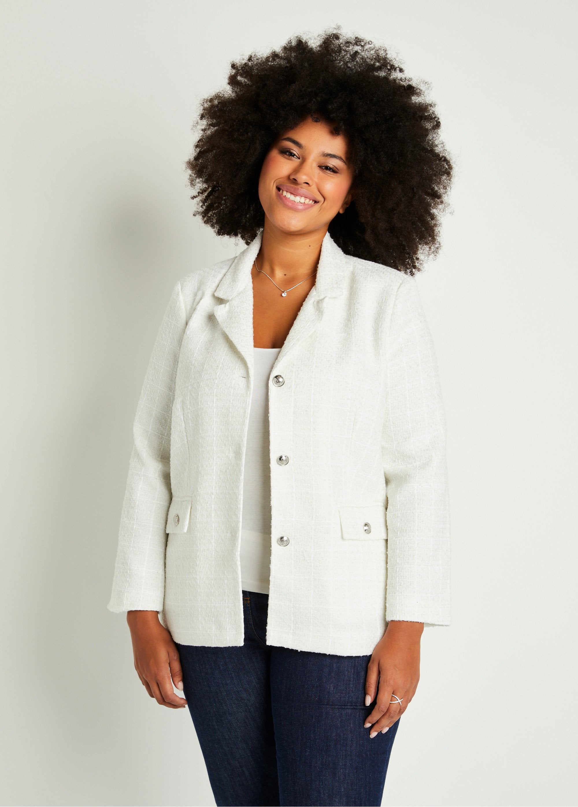 Veste_droite_boutonnée_tissu_natté_col_tailleur_Ivoire_FA1_curvy