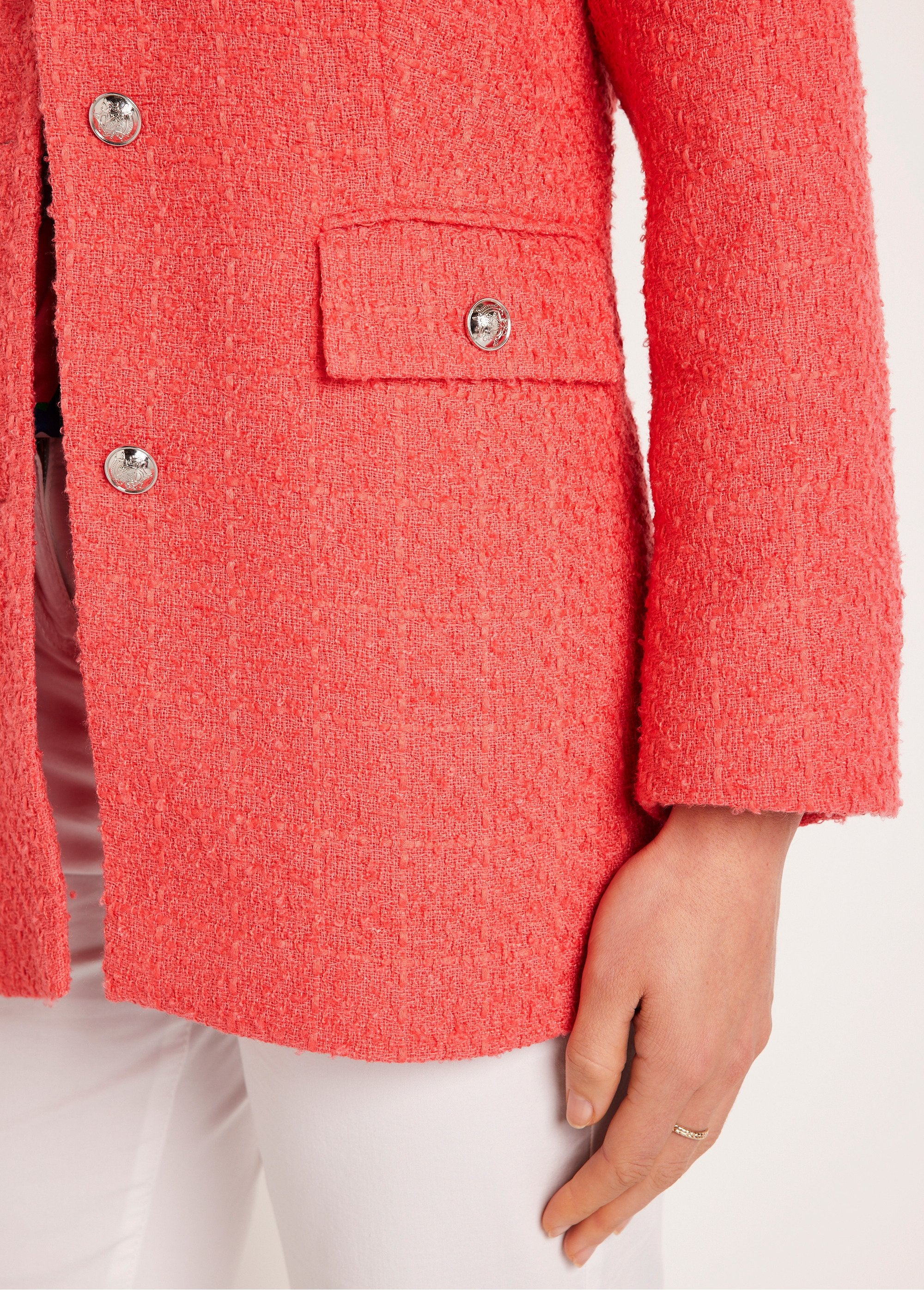 Veste_droite_boutonnée_tissu_natté_col_tailleur_Corail_DE2_slim