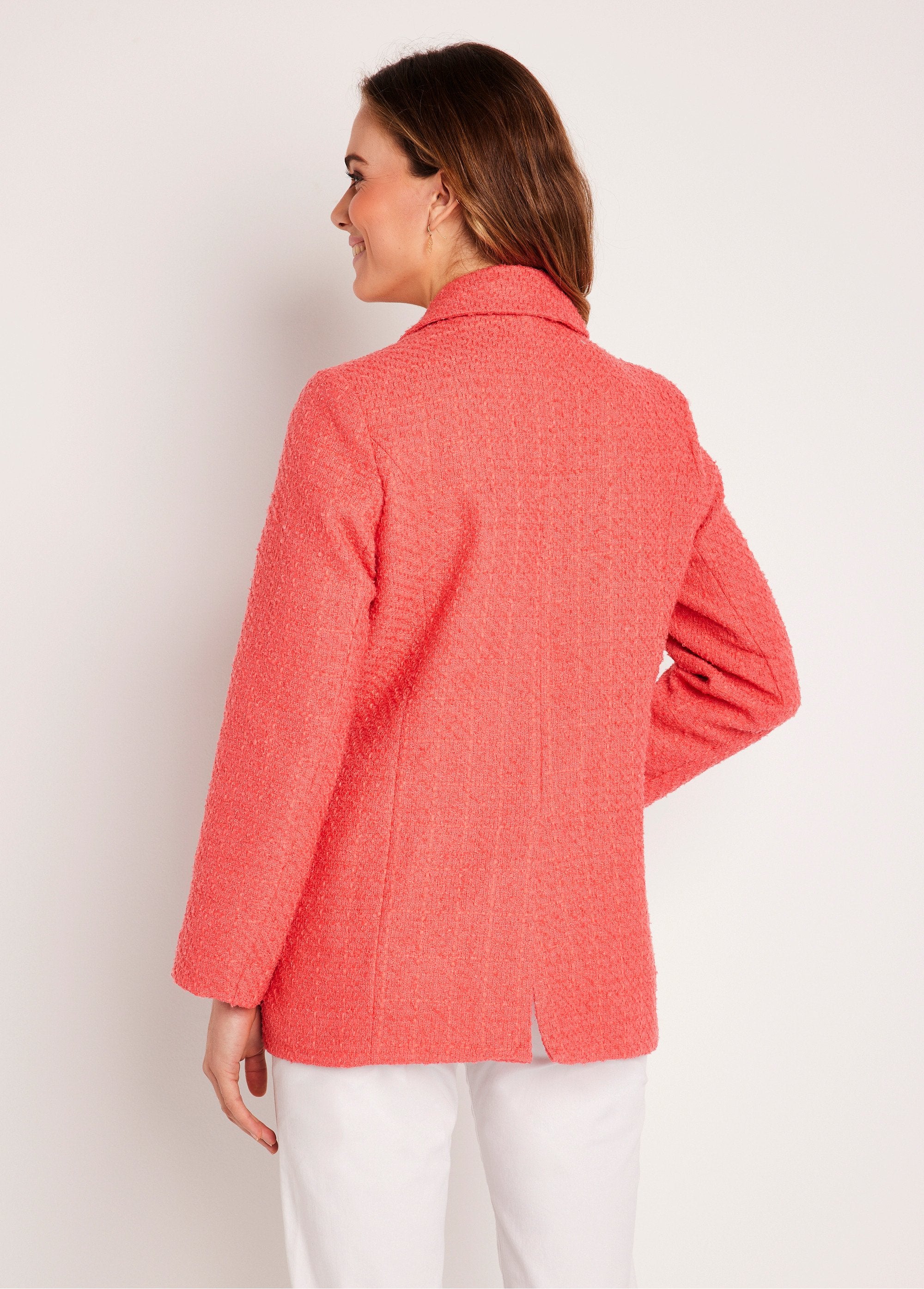 Veste_droite_boutonnée_tissu_natté_col_tailleur_Corail_DO1_slim