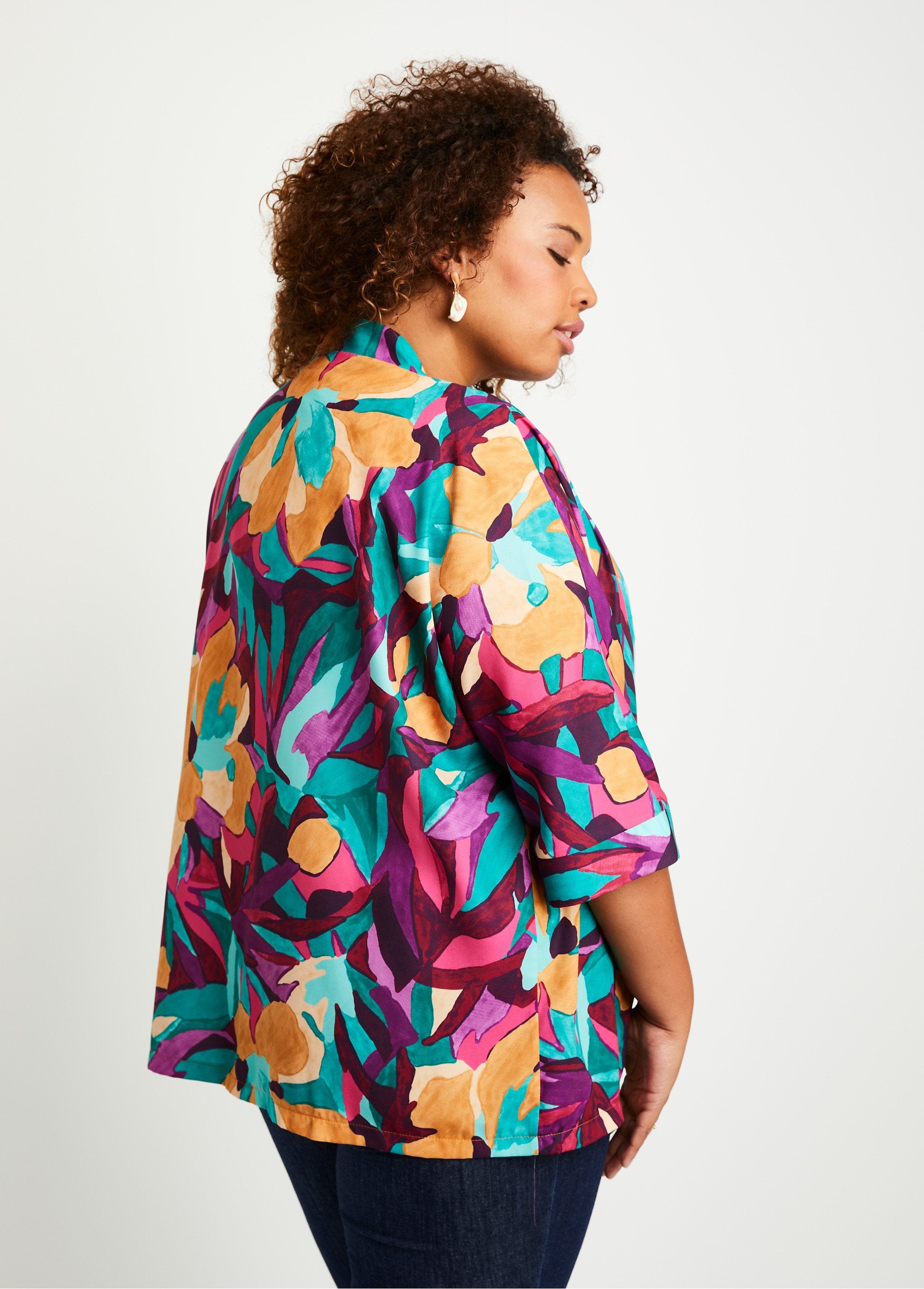 Veste_longue_ample_motif_floral_Violet_et_bleu_DO1_curvy