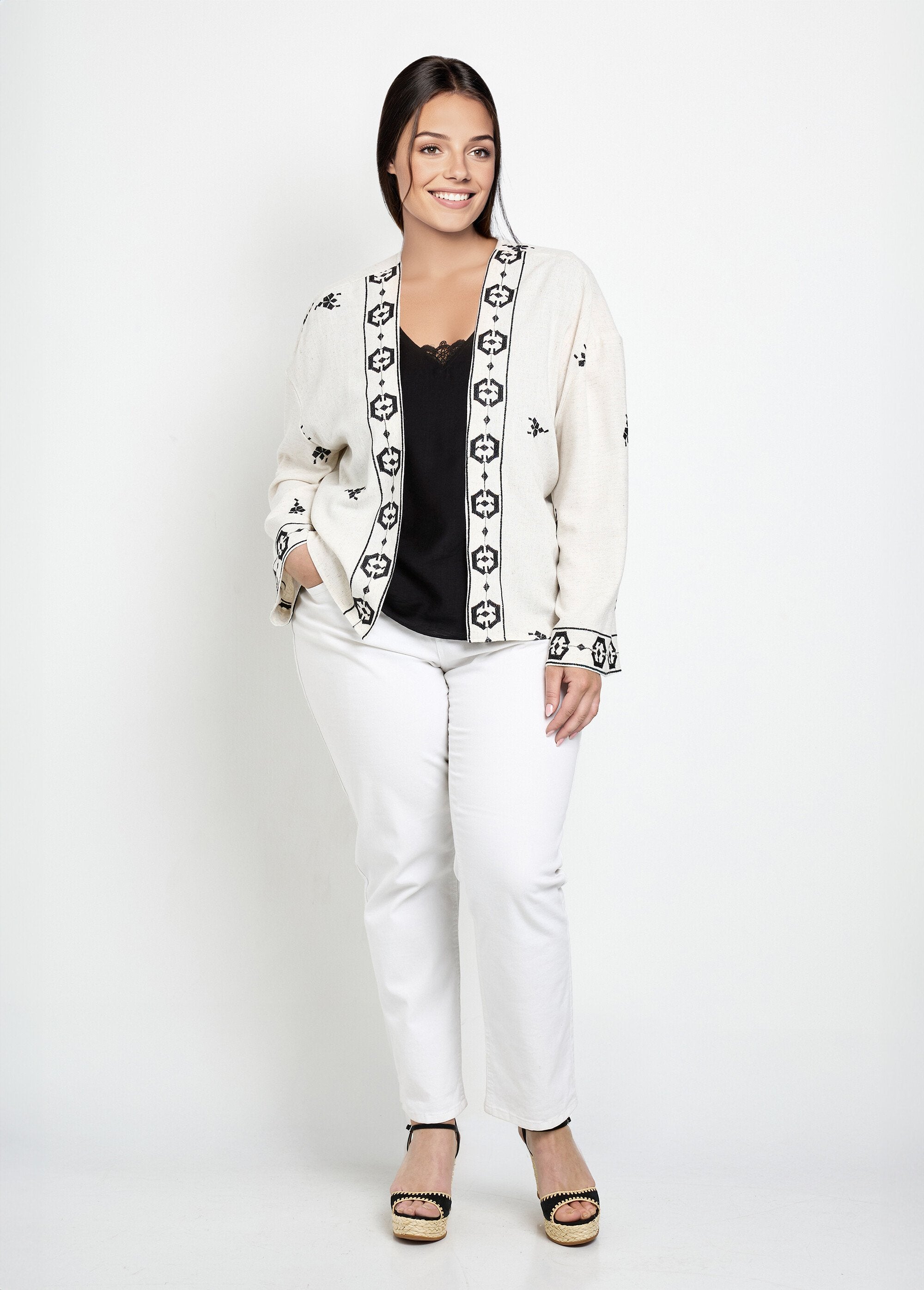 Veste_sans_manches_broderies_ethniques_Ecru_SF1_curvy