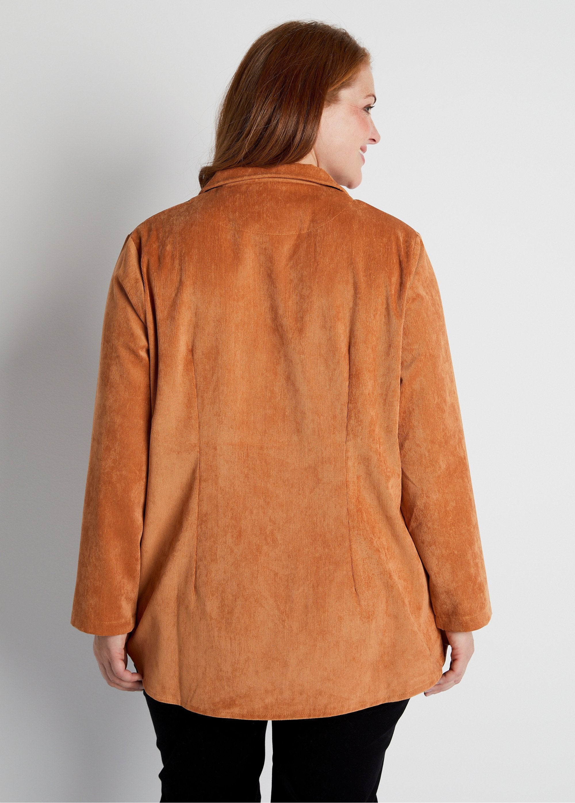 Milleraies_velvet_overshirt_jacket_with_tailored_collar_Caramel_DO1_curvy