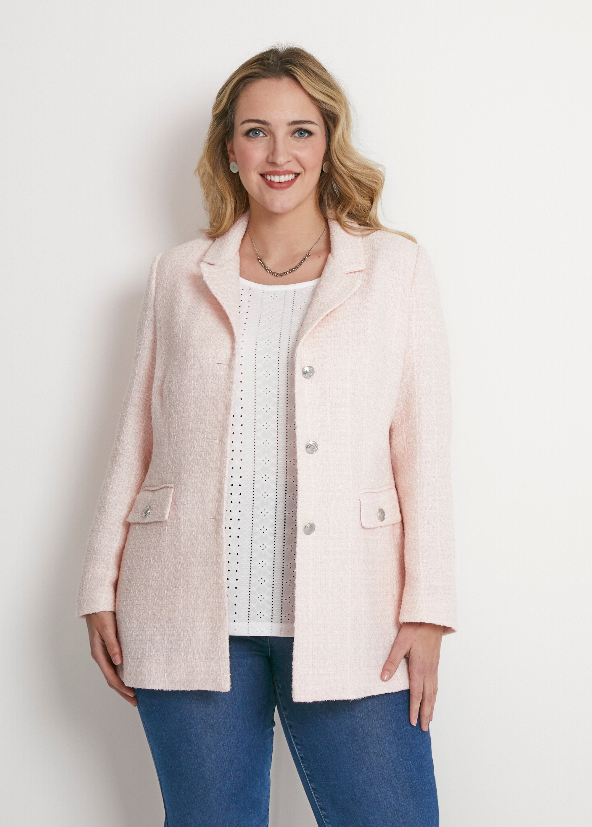 Veste_droite_boutonnée_tissu_natté_col_tailleur_Rose_pale_FA1_curvy