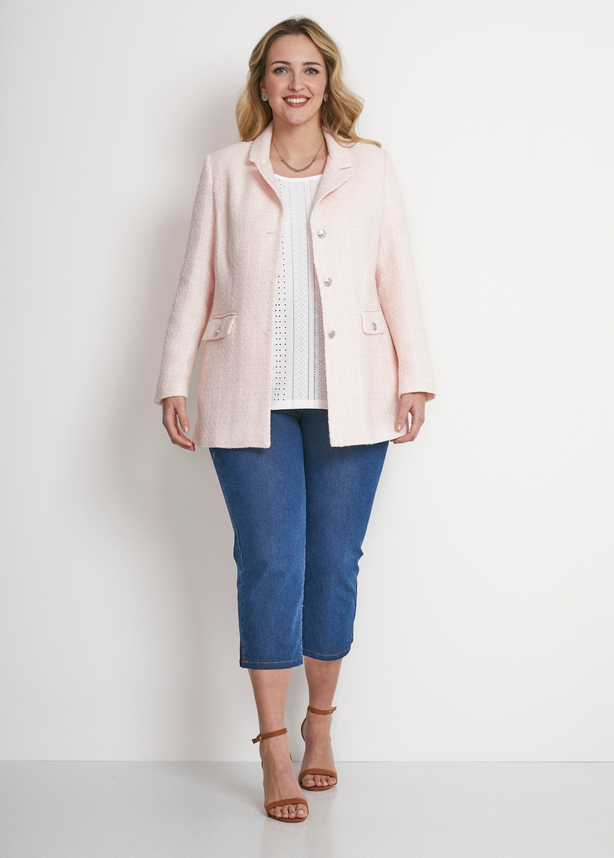 Veste_droite_boutonnée_tissu_natté_col_tailleur_Rose_pale_SF1_curvy