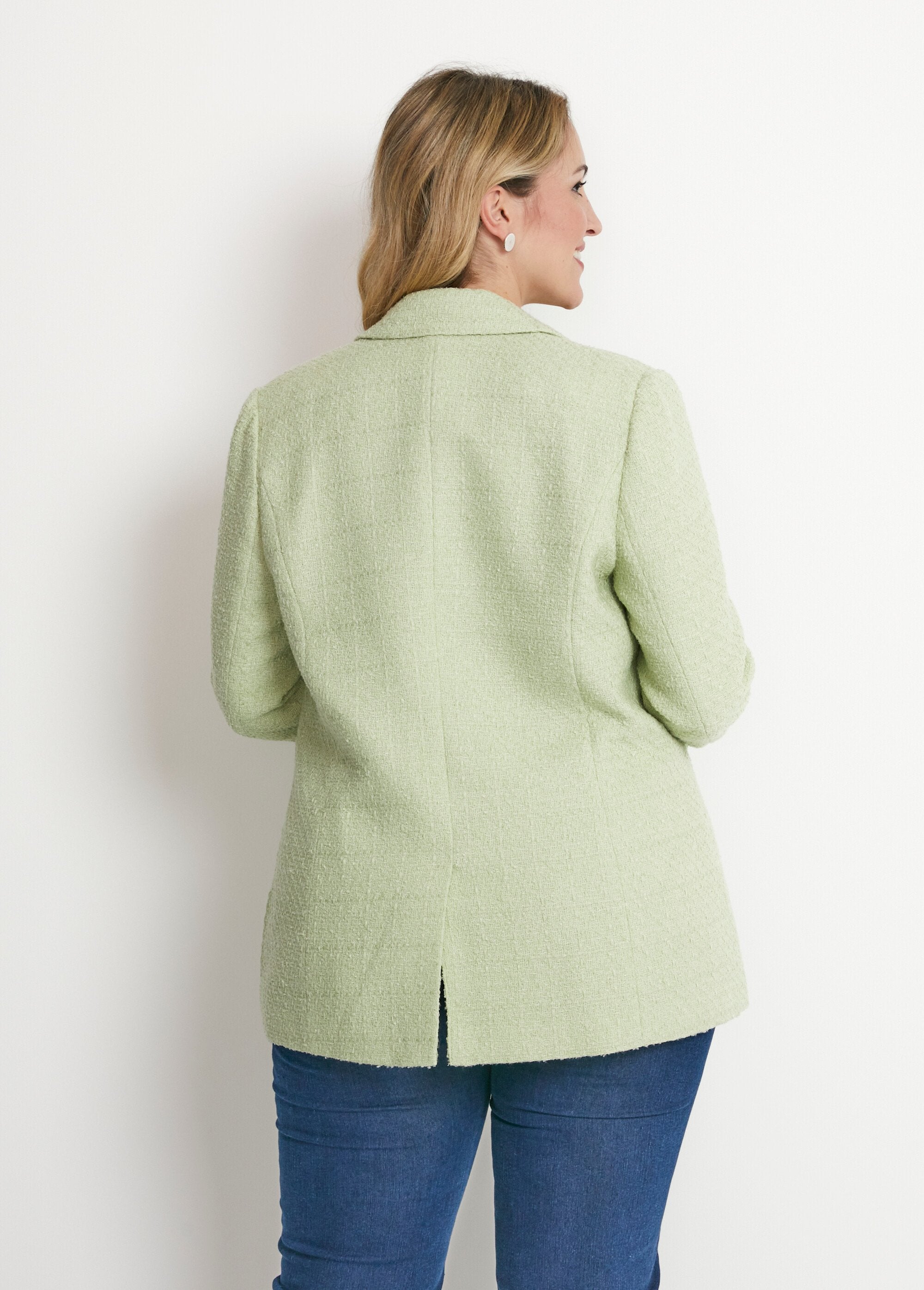 Veste_droite_boutonnée_tissu_natté_col_tailleur_Vert_amande_DO1_curvy