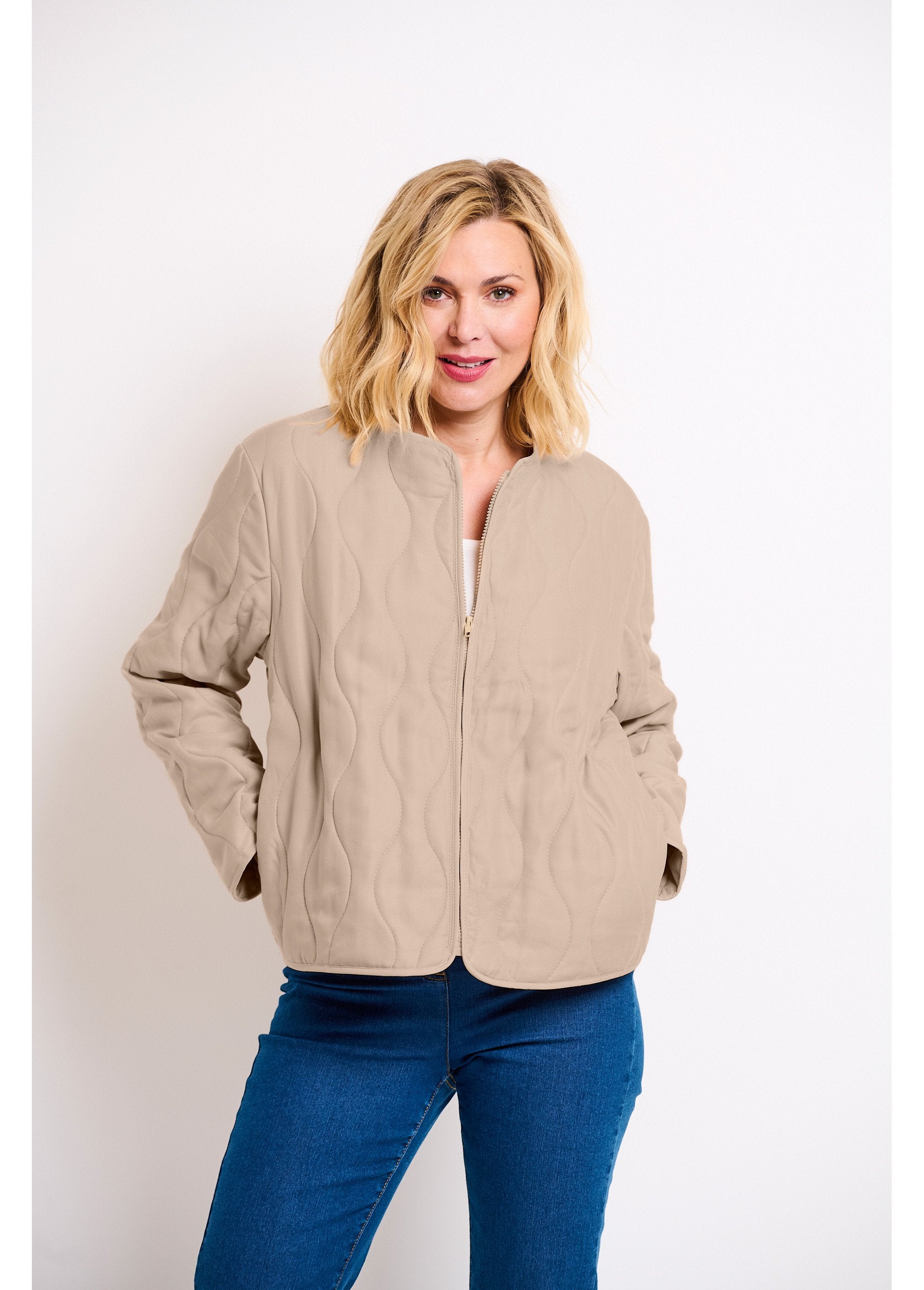 Veste_unie_matelassée_zippée_courte_col_rond_Beige_FA1_slim