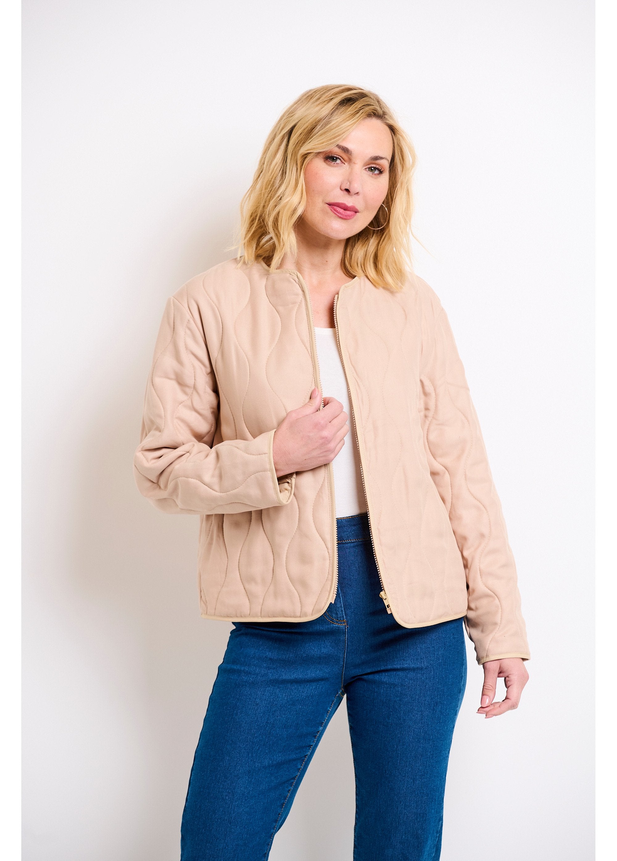 Veste_unie_matelassée_zippée_courte_col_rond_Beige_FA2_slim